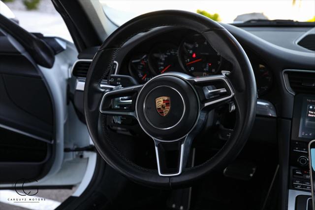 2019 Porsche 911 Carrera