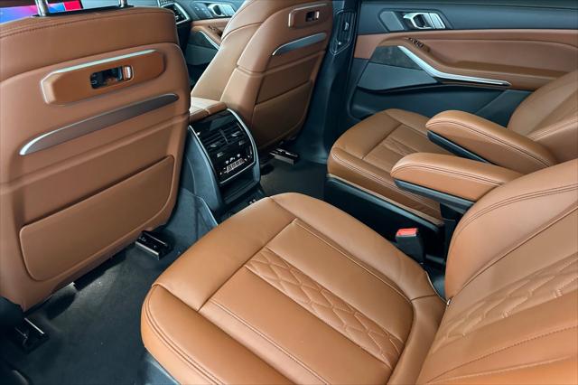 2027 BMW X7 M60i
