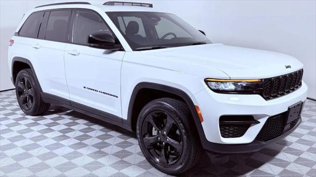 2023 Jeep Grand Cherokee Altitude 4x4 for sale in Lee's Summit, MO