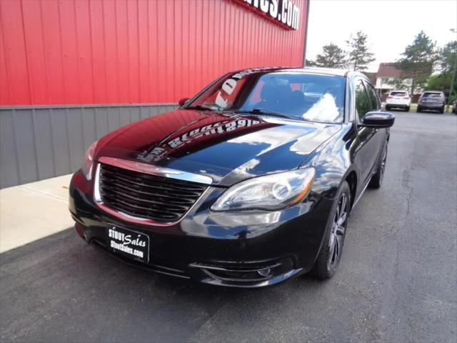 2013 Chrysler 200 for sale near Fairborn, OH
