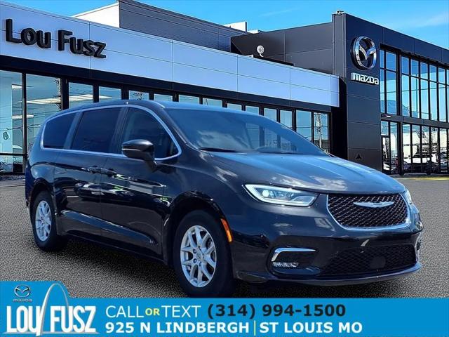 2023 Chrysler Pacifica Touring L for sale in Creve Coeur, MO