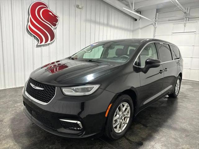 2023 Chrysler Pacifica Touring L for sale in Evansville, IN