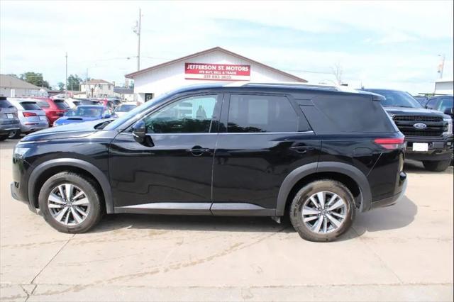 2024 Nissan Pathfinder SL 4WD for sale in Waterloo, IA
