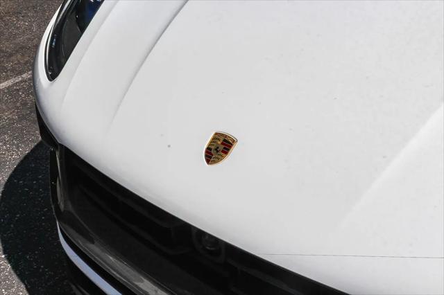 2023 Porsche Macan T