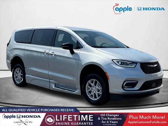 2026 Chrysler Pacifica Select for sale in Ellicott City, MD