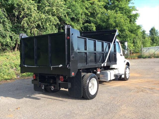 2005 Freightliner M2 106 