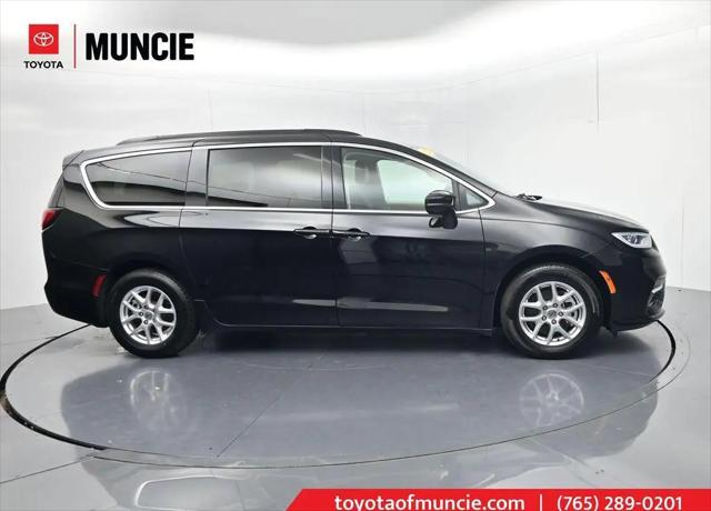 2022 Chrysler Pacifica Touring L for sale in Muncie, IN