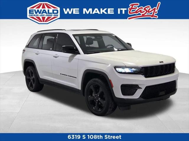 2022 Jeep Grand Cherokee Altitude 4x4 for sale in Franklin, WI