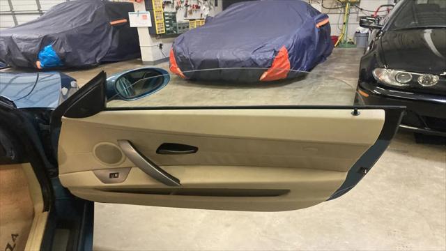 2003 BMW Z4 2.5i