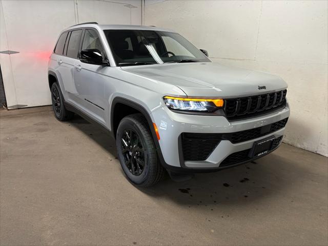 2026 Jeep Grand Cherokee Altitude 4x4 for sale in Johnstown, NY