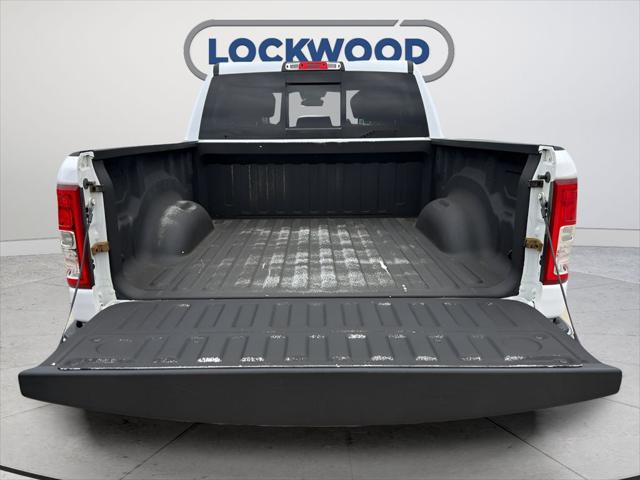 2020 Ram 1500 Big Horn Crew Cab 4x4 5'7" Box