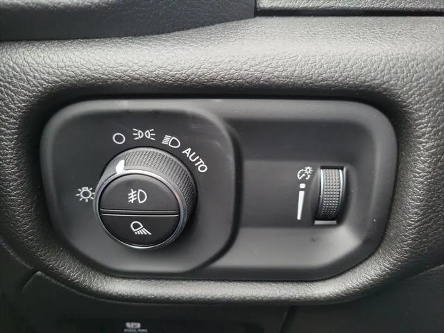 2026 Ram 1500 Express Crew Cab 4x4 57 Box