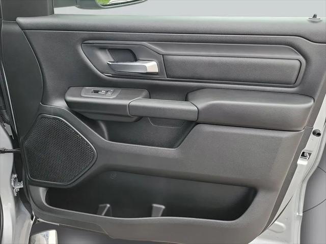 2026 Ram 1500 Express Crew Cab 4x4 57 Box