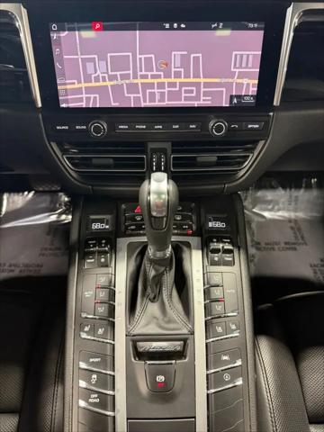 2021 Porsche Macan Macan
