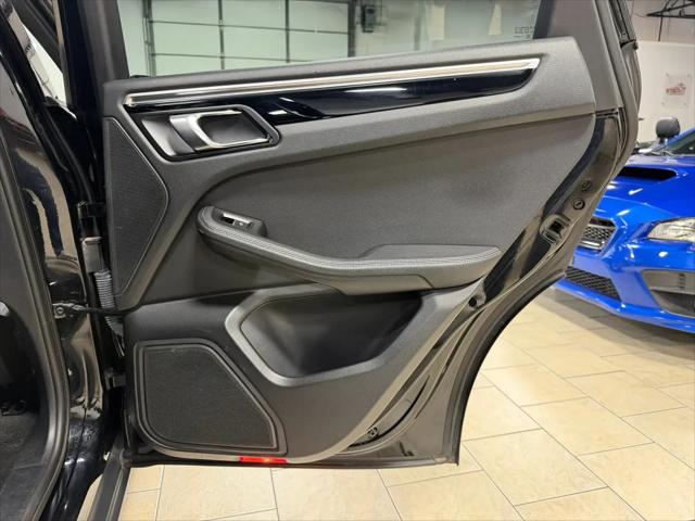 2021 Porsche Macan Macan