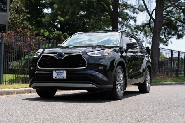 2021 Toyota Highlander Hybrid Platinum