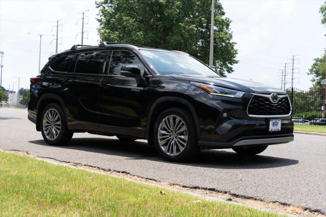 2021 Toyota Highlander Hybrid Platinum