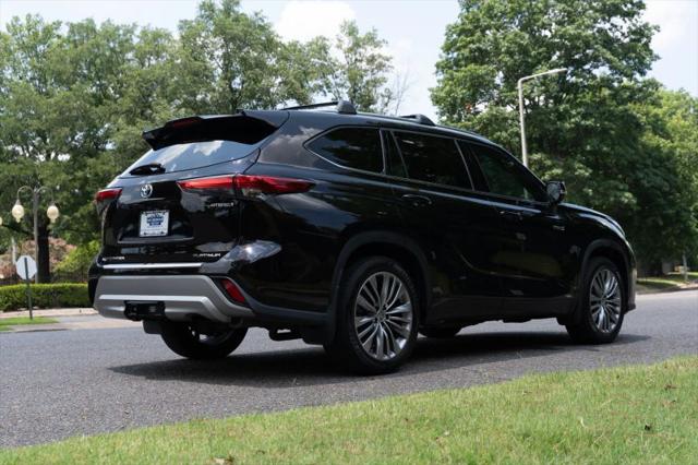 2021 Toyota Highlander Hybrid Platinum