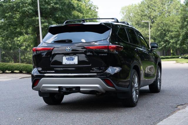 2021 Toyota Highlander Hybrid Platinum