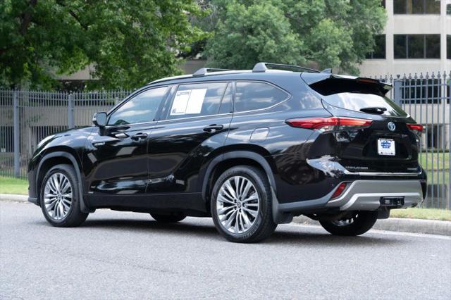 2021 Toyota Highlander Hybrid Platinum