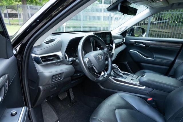 2021 Toyota Highlander Hybrid Platinum