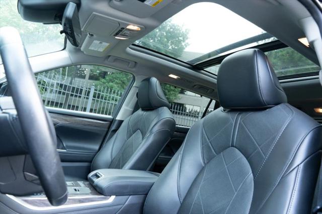2021 Toyota Highlander Hybrid Platinum