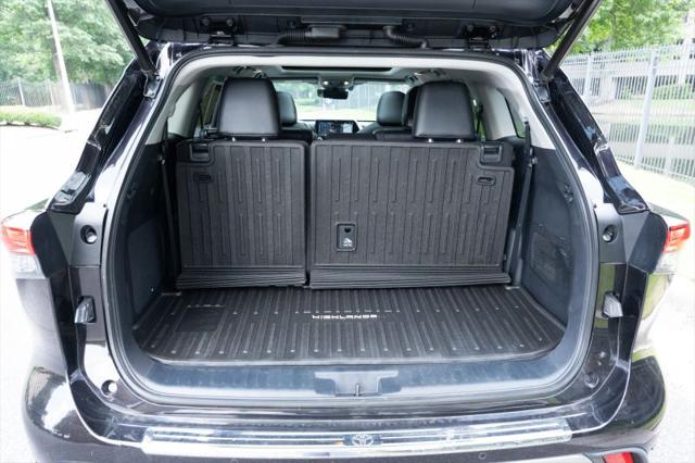 2021 Toyota Highlander Hybrid Platinum