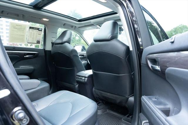 2021 Toyota Highlander Hybrid Platinum