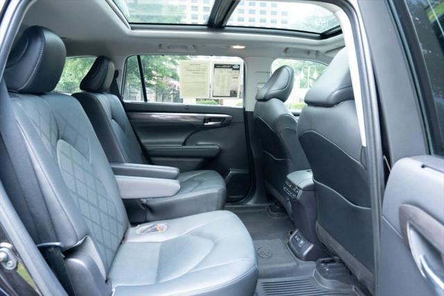 2021 Toyota Highlander Hybrid Platinum