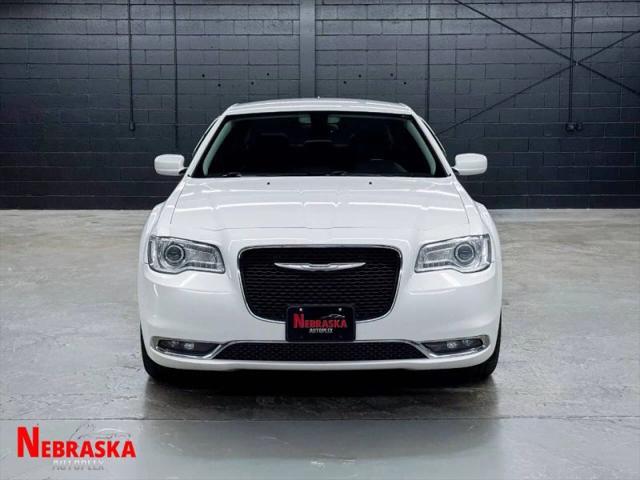 2015 Chrysler 300 Limited