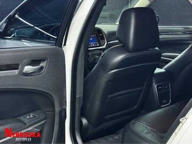 2015 Chrysler 300 Limited