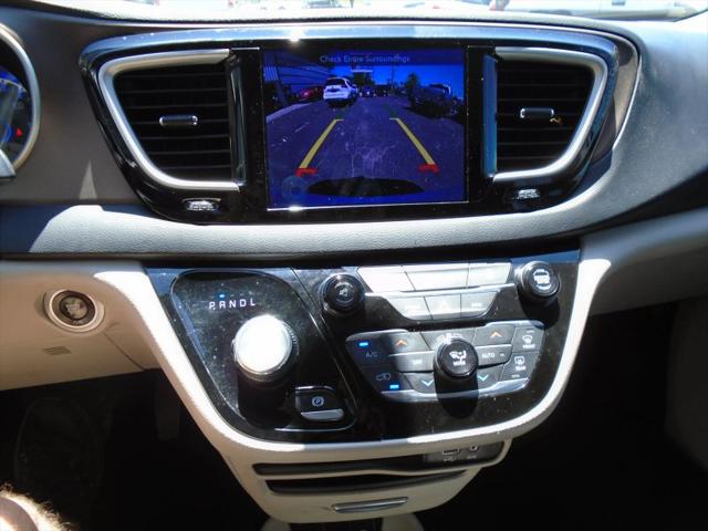 2017 Chrysler Pacifica Touring-L