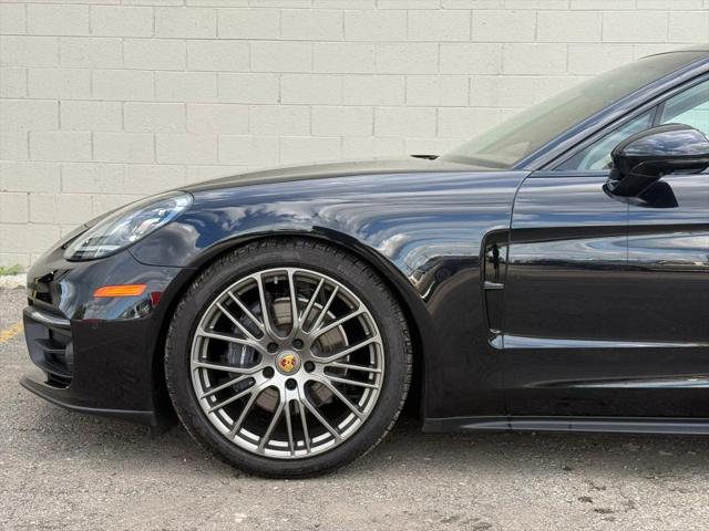 2023 Porsche Panamera 4 Platinum Edition