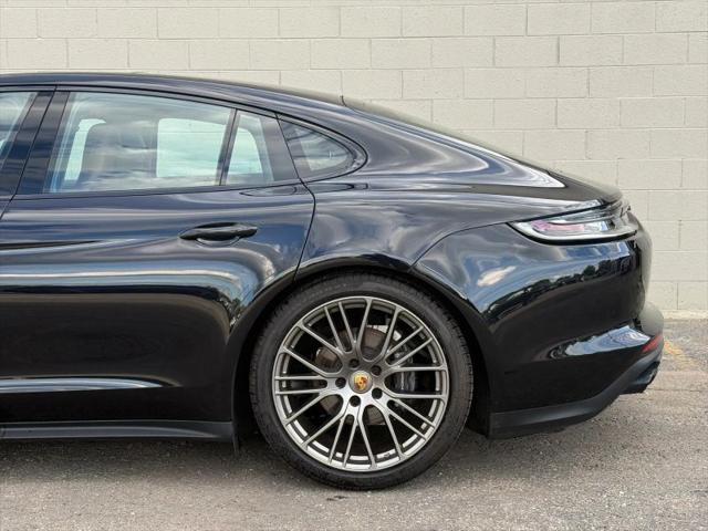 2023 Porsche Panamera 4 Platinum Edition