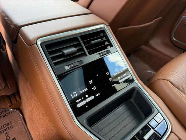 2023 Porsche Panamera 4 Platinum Edition