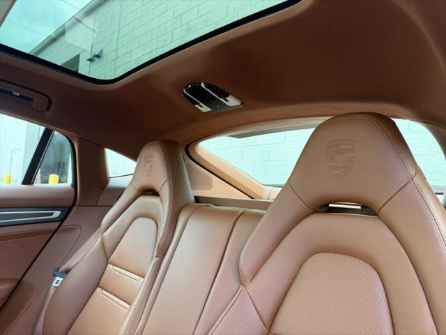 2023 Porsche Panamera 4 Platinum Edition