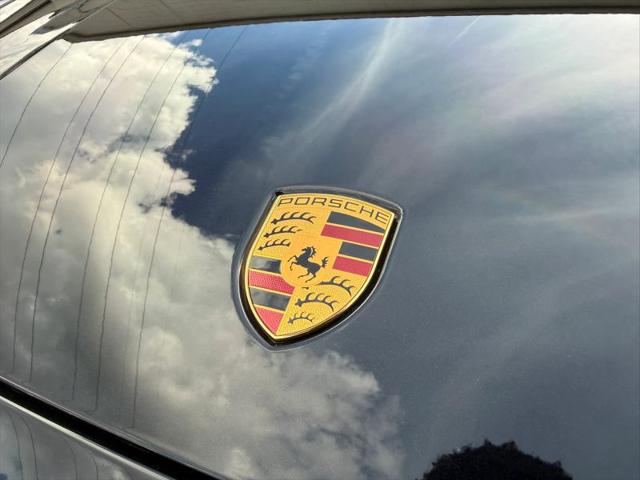 2023 Porsche Panamera 4 Platinum Edition
