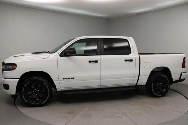 2026 Ram 1500 Express Crew Cab 4x4 5'7" Box