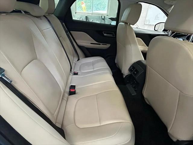 2018 Jaguar F-PACE 25t Premium