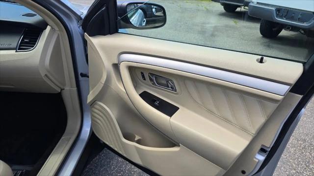 2015 Ford Taurus SE