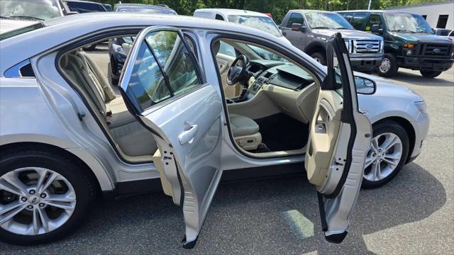 2015 Ford Taurus SE
