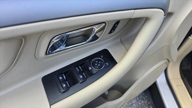 2015 Ford Taurus SE