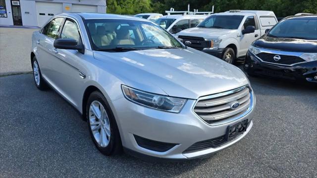 2015 Ford Taurus SE