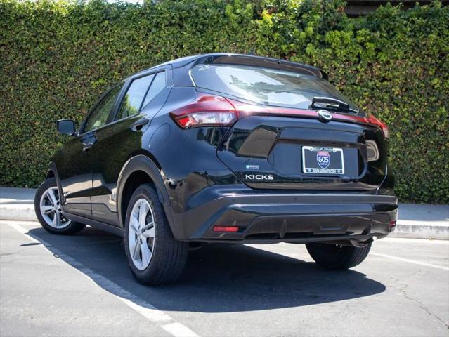 2021 Nissan Kicks S Xtronic CVT