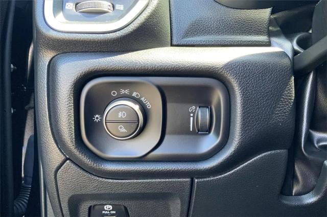 2024 Ram 1500 Big Horn Crew Cab 4x4 57 Box