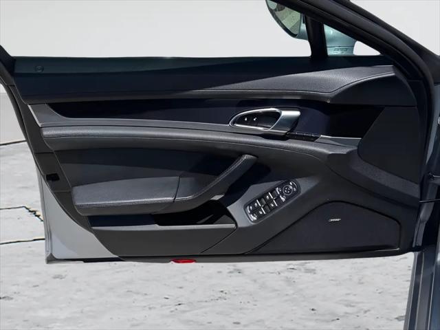 2016 Porsche Panamera S