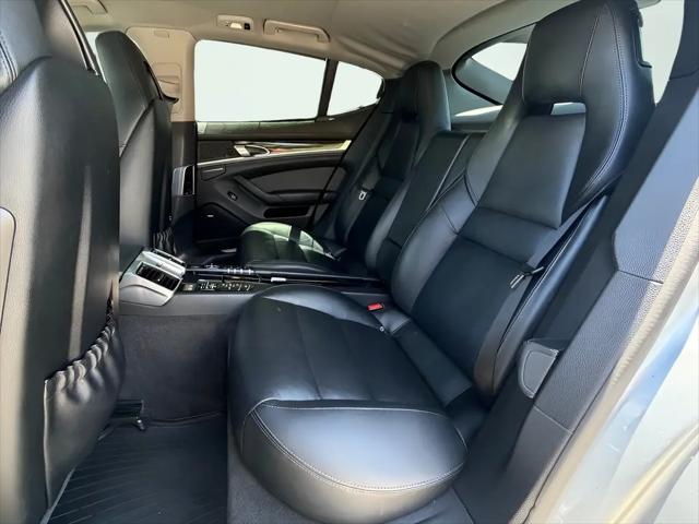 2016 Porsche Panamera S