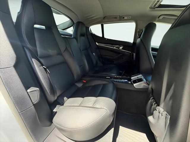 2016 Porsche Panamera S