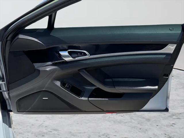 2016 Porsche Panamera S