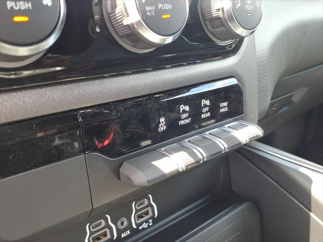 2026 Ram 1500 Express Crew Cab 4x4 57 Box